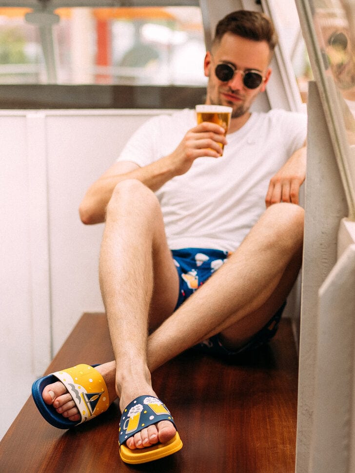 Le Bar a Chaussettes - Claquettes Bières Fraîches