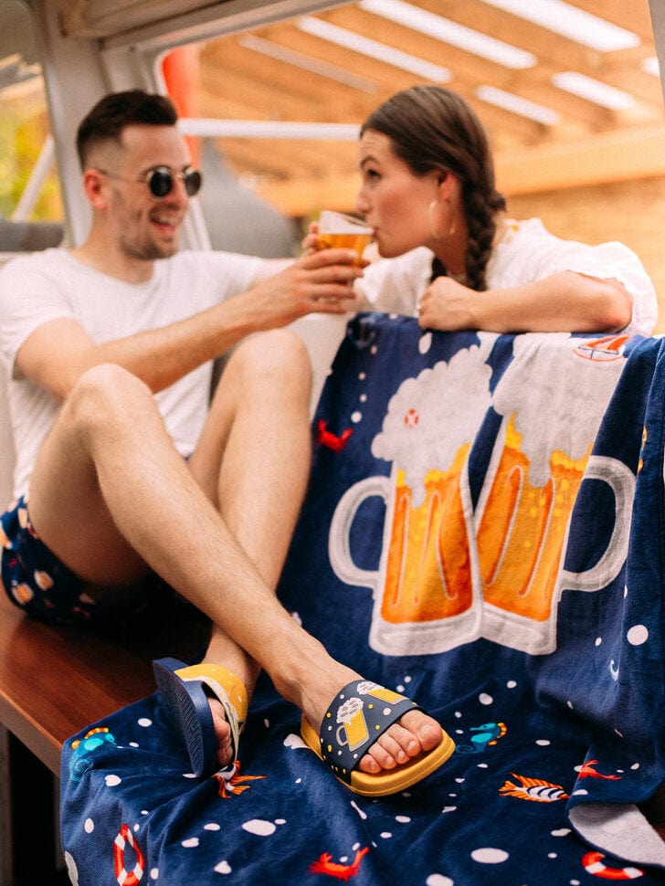 Le Bar a Chaussettes - Claquettes Bières Fraîches