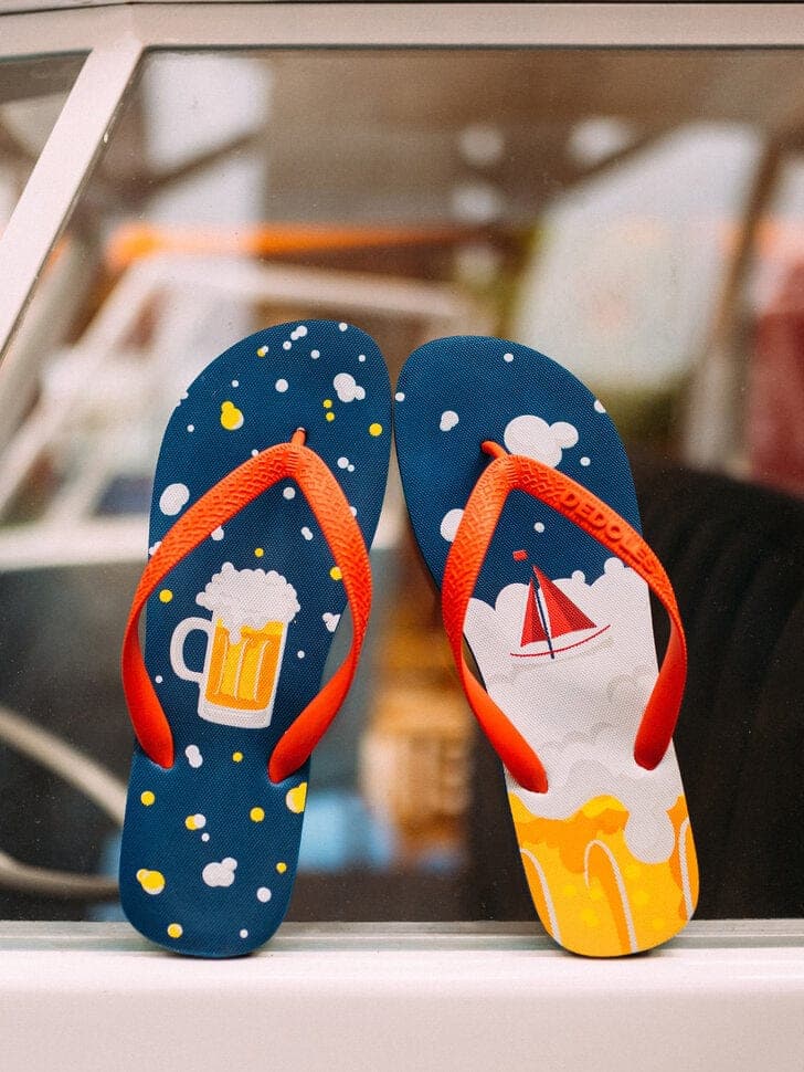 Le Bar a Chaussettes - Tongues Bière et Bateau