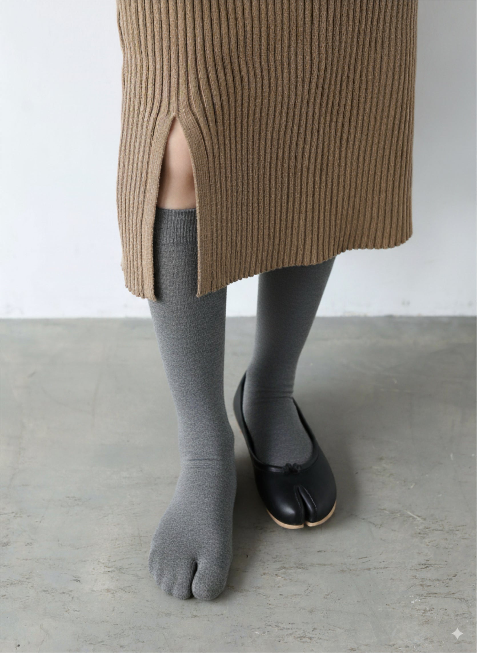 Chaussettes Tabi Hautes Unies en Laine Mélangée Grises