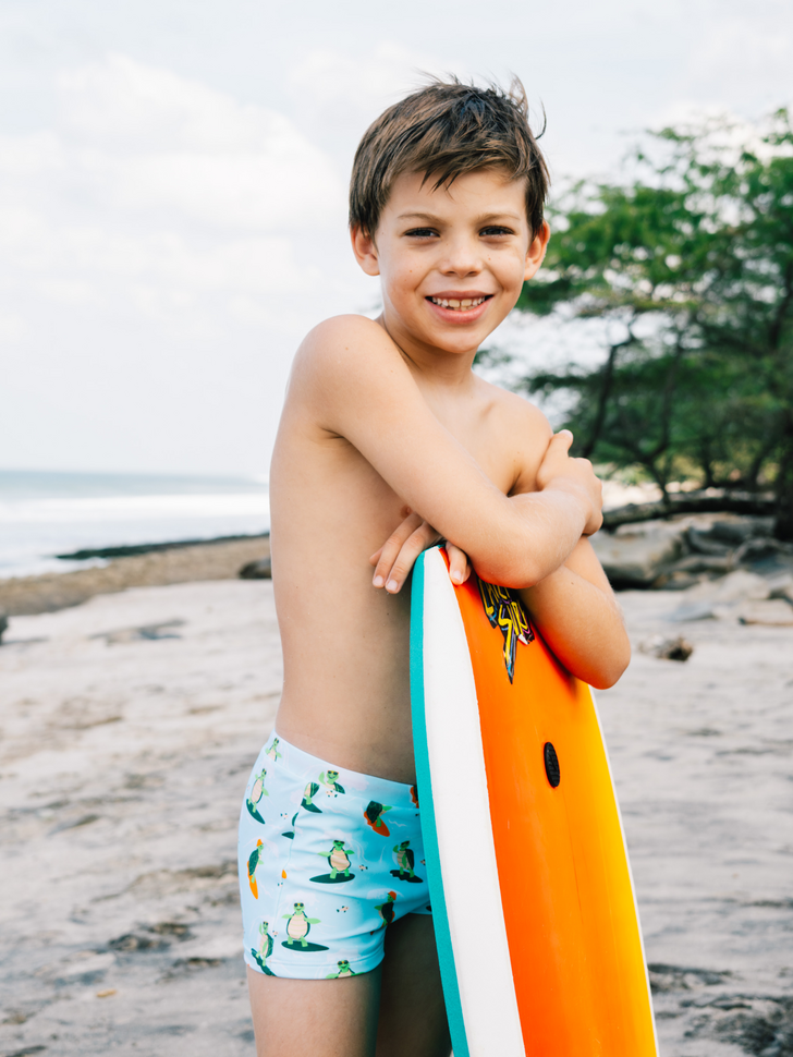 Boxer de bain Enfants La Tortue fait du Surf